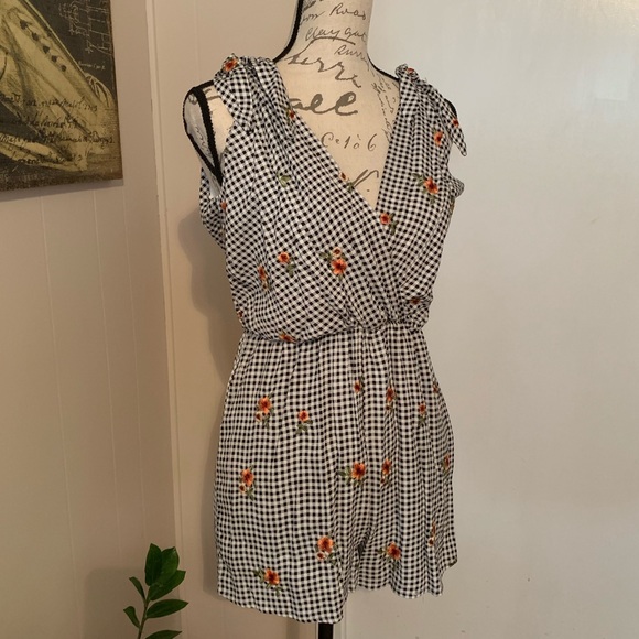 SOLD OUT - Picture 2 of 8